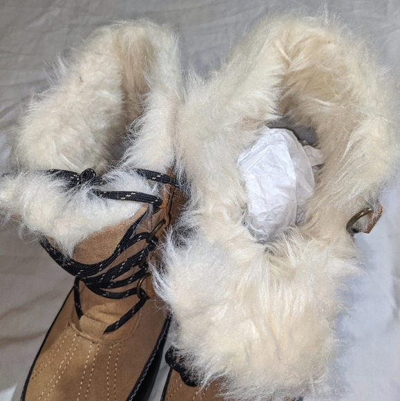 Champion Leather Boots with Fur Lining - Picture 4 of 5